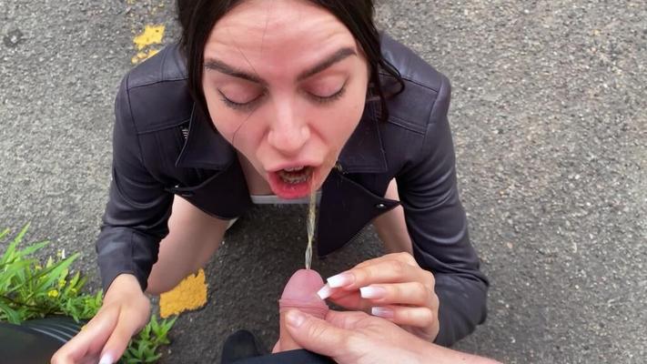 Piss drinking (includes art)